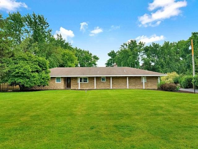 House for sale in Glen Ellyn, Illinois