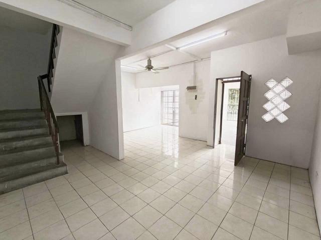 Terraced House for sale in Seri Kembangan, Majlis Bandaraya Subang Jaya