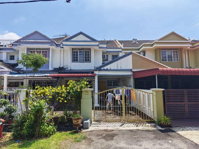 Terraced House for sale in Malaka