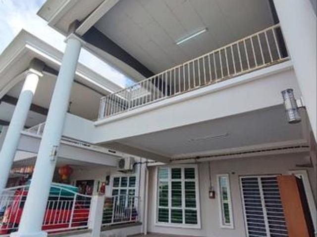 Terraced House for sale in Malaka