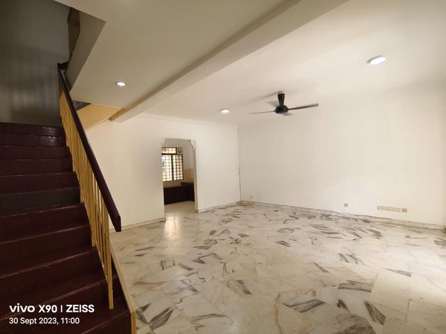 Terraced House for sale in Seri Kembangan, Majlis Bandaraya Subang Jaya