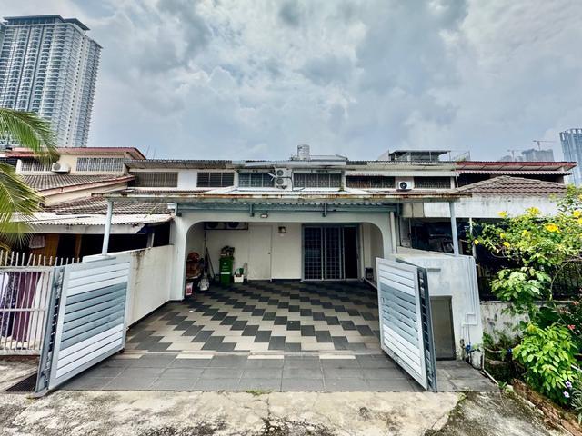 Terraced House for sale in Country Heights Damansara, Kuala Lumpur