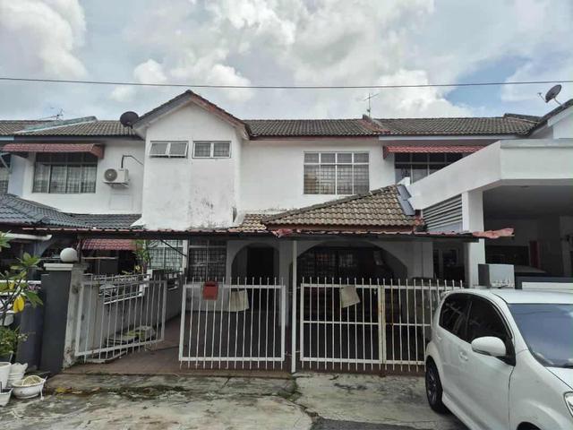 Terraced House for sale in Malaka