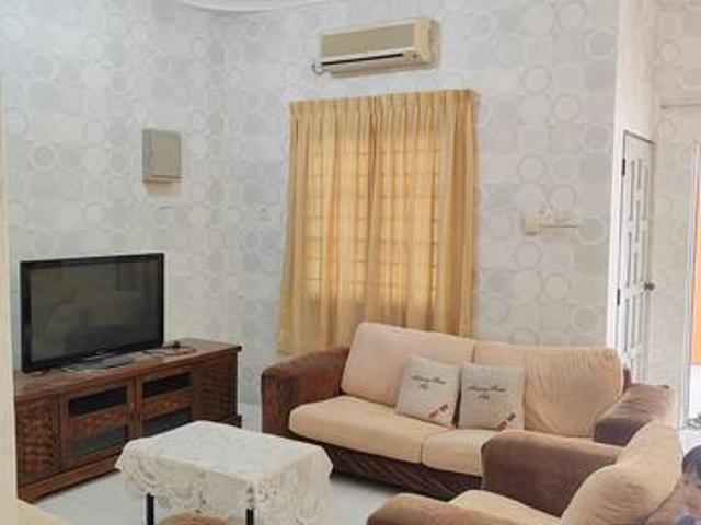 Terraced House for sale in Malaka
