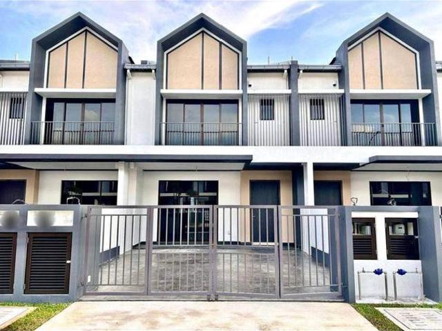 Terraced House for sale in Tanjong Sepat, Selangor