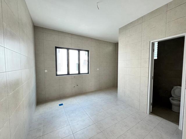 Terraced House for sale in Malaka