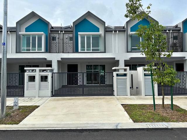 Terraced House for sale in Tanjong Sepat, Selangor