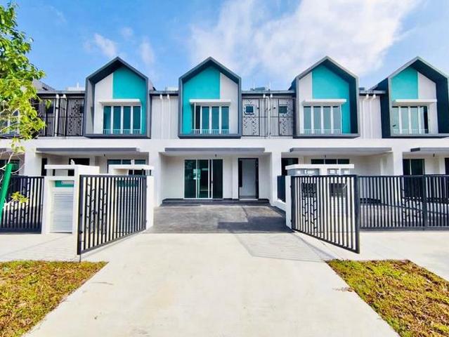 Terraced House for sale in Tanjong Sepat, Selangor