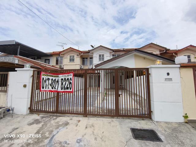 Terraced House for sale in Seri Kembangan, Majlis Bandaraya Subang Jaya