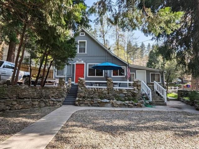 House for sale in Cedarpines Park, California