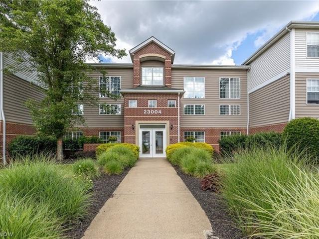 Condo for sale in Olmsted Falls, Ohio