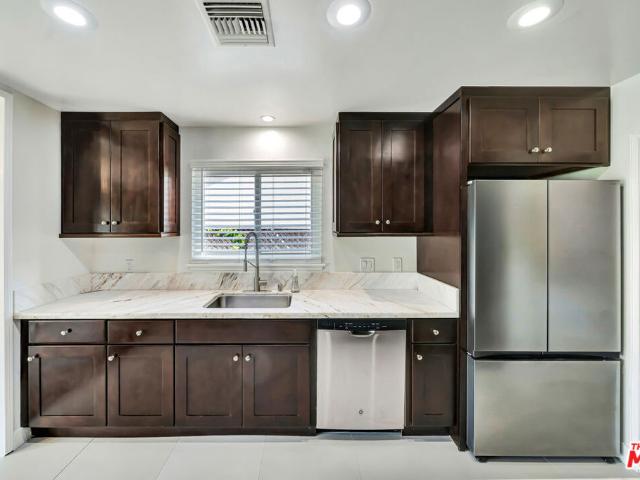 Property for rent in Canoga Park, California