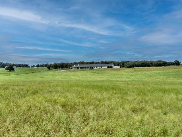 House for sale in Milam, Texas
