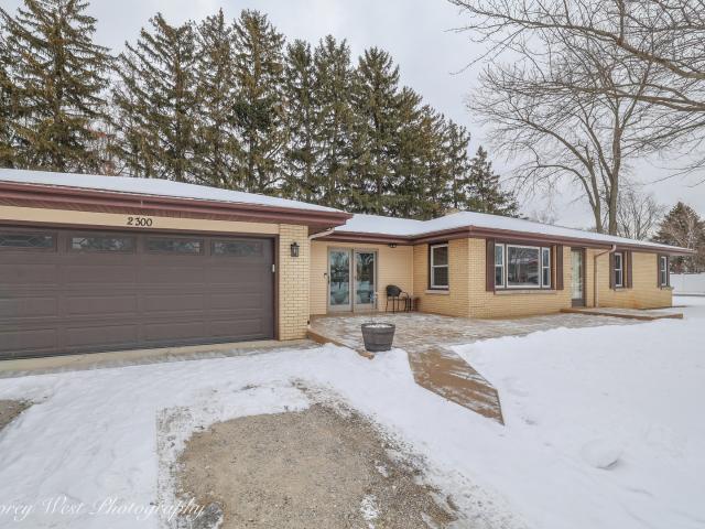 House for sale in Crest Hill, Illinois
