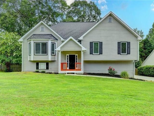 House for sale in Overlook Point, Loganville
