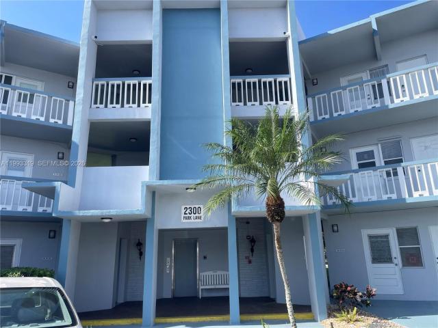 Condo for sale in Hollywood, Florida