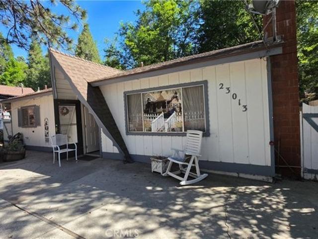 House for sale in Cedarpines Park, California