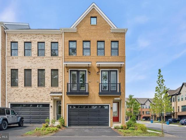 Townhouse for sale in Virginia