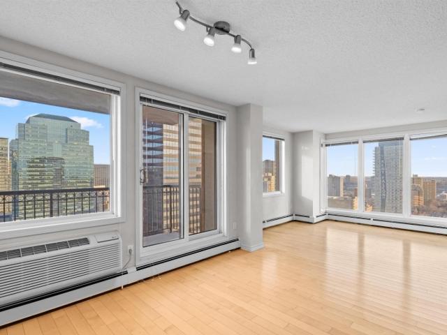 Apartment for sale in Wedgewood, Alberta