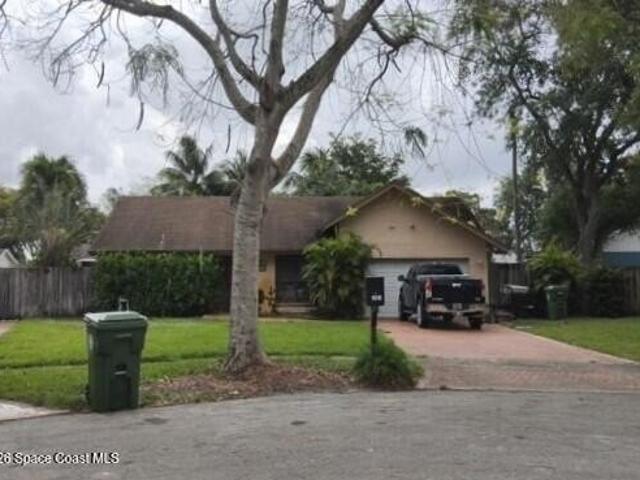 House for sale in Pembroke Pines, Florida