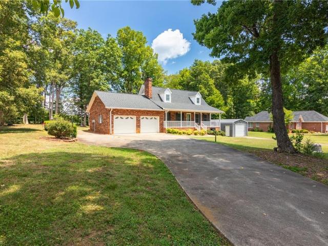 House for sale in Yadkinville, North Carolina