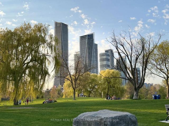 Condo for sale in Toronto, Golden Horseshoe