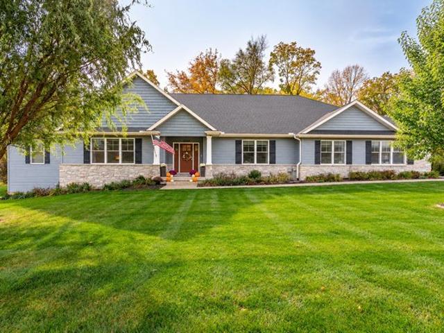 House for sale in Patlan Ridge, Le Claire