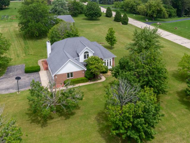 House for sale in Mchenry, Illinois