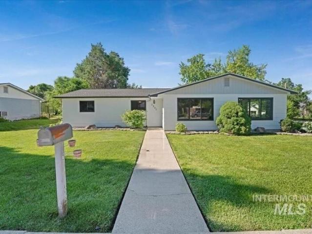 House for sale in Caldwell