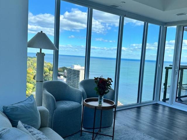 Condo for rent in Toronto, Golden Horseshoe