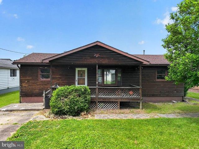 House for sale in Parkersburg, West Virginia