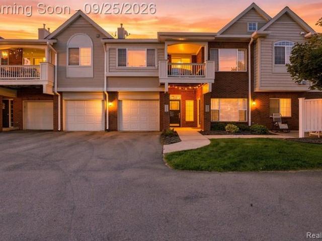 Condo for sale in Woodhaven, Michigan