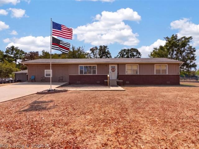 House for sale in Shady Point, LeFlore County