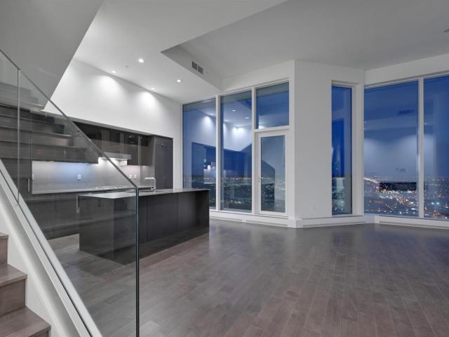 Apartment for sale in Wedgewood, Alberta