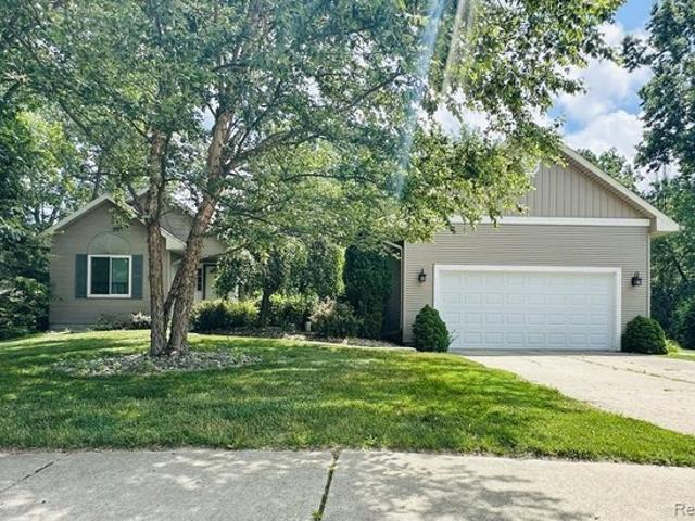 House for sale in Fenton, Michigan
