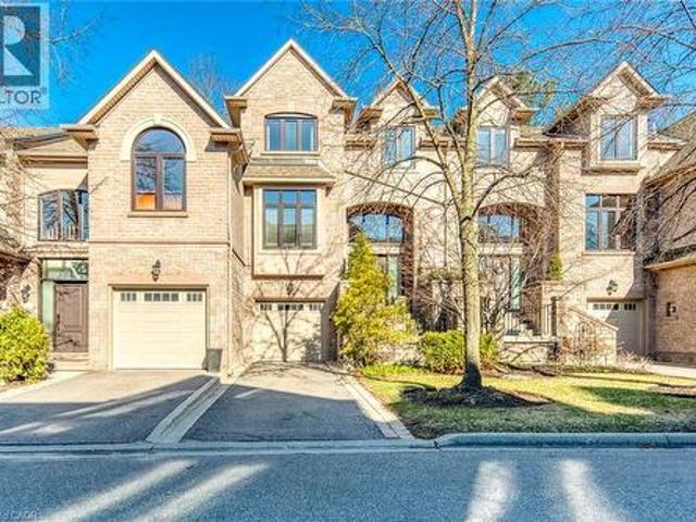 Townhouse for sale in Oakville, Ontario