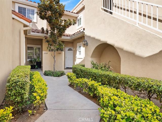 Townhouse for sale in Tustin