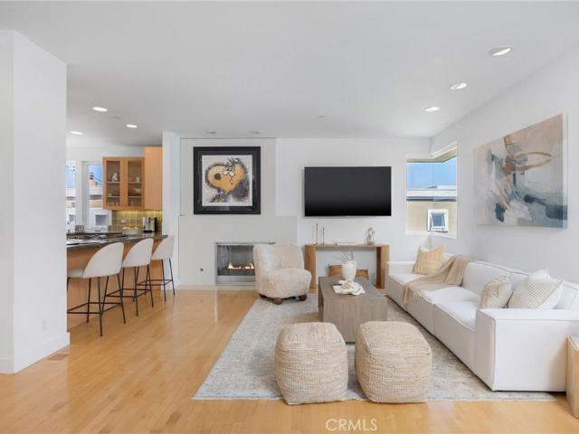 Townhouse for sale in Tree Section, Manhattan Beach