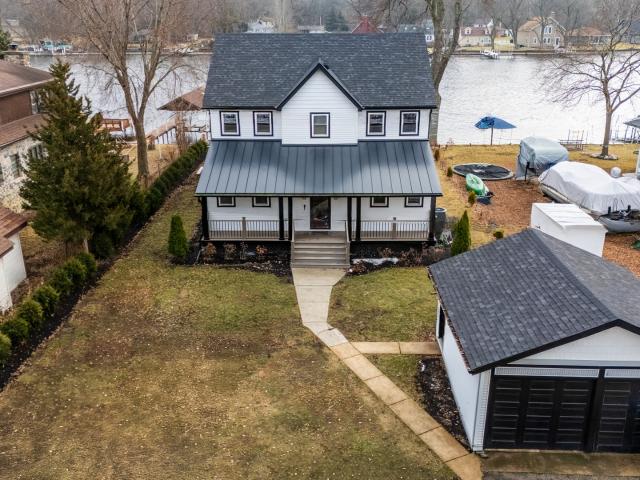 House for sale in Mchenry, Illinois