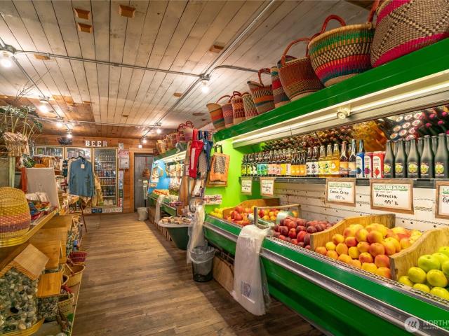 Commercial for sale in Orondo
