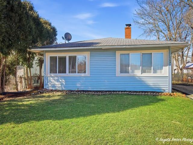 House for sale in Great Lakes, Illinois