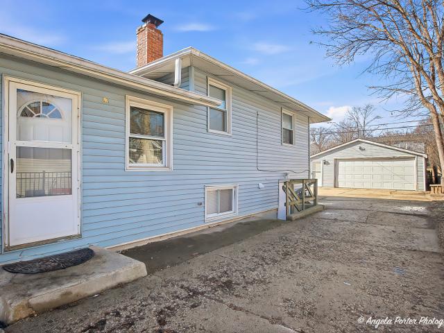 House for sale in Great Lakes, Illinois