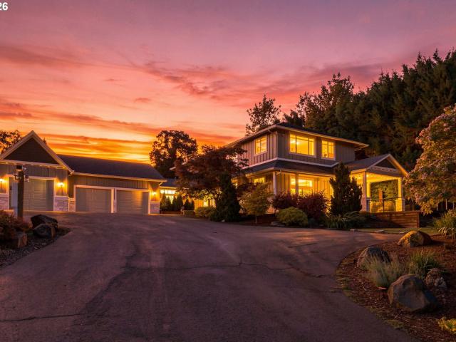 House for sale in Fairgrounds, Ridgefield