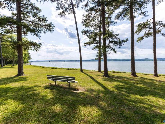 House for sale in Guntersville, Alabama