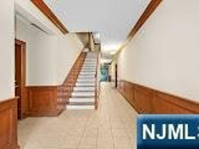Apartment for rent in Cresskill