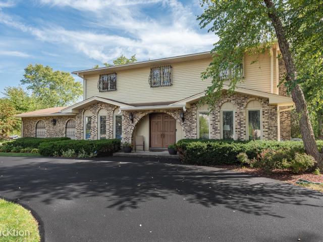 House for sale in Lincolnshire, Illinois