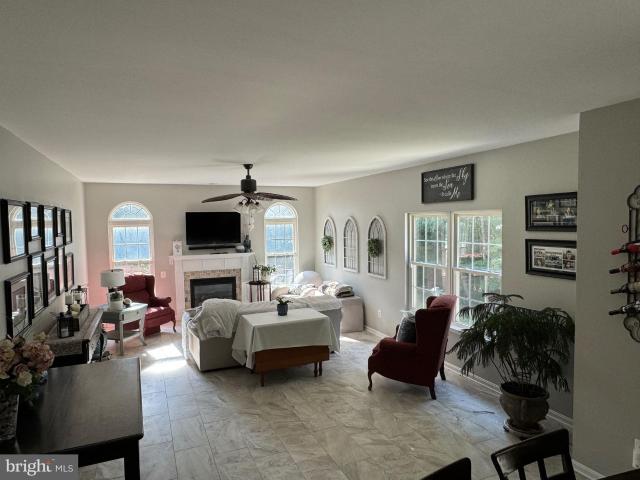 House for rent in Hollywood