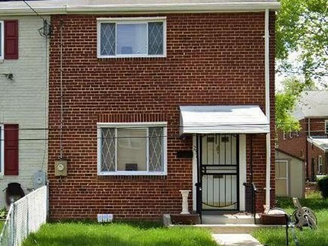 Townhouse for sale in Suitland, Maryland