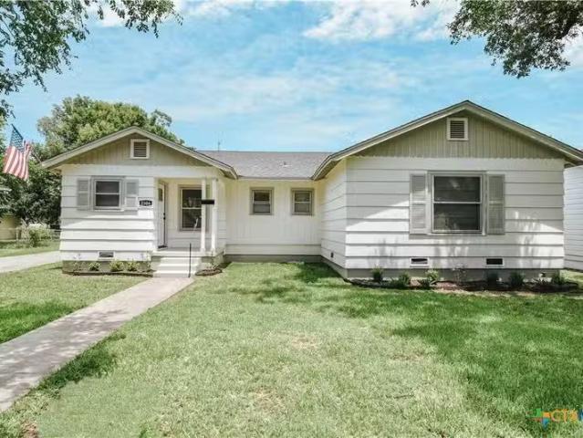 House for sale in Victoria