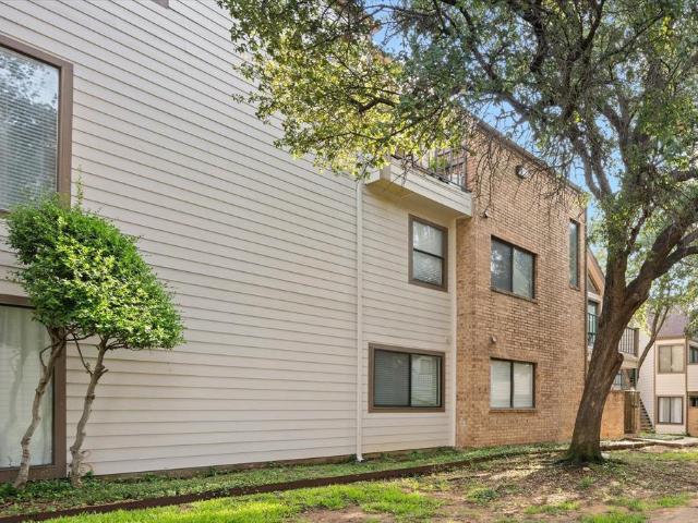 Condo for sale in Arlington, Texas